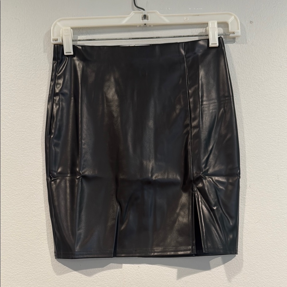CantonWalker Black Faux Leather Mini Pencil Skirt for Night Out - Size XS